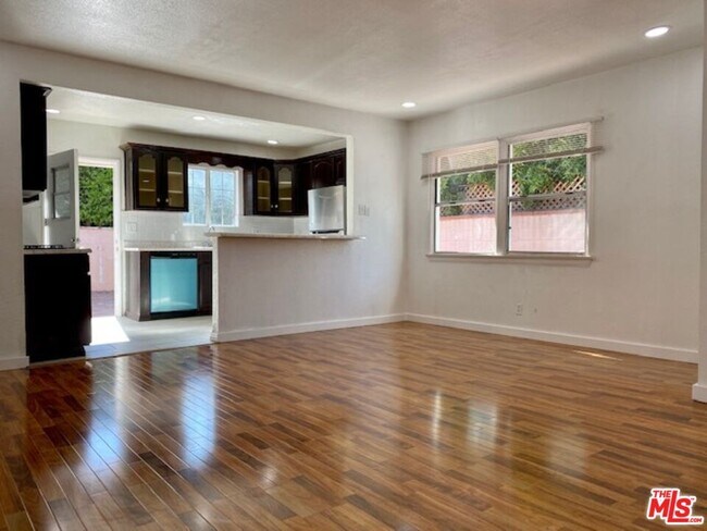 Foto del edificio - 4071 Sawtelle Blvd