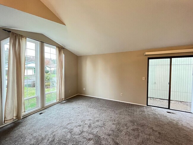 Building Photo - Beautiful 3 Bed 2 Bath Rand Home in Tigard...