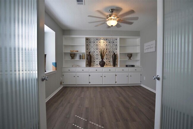 Foto del edificio - 1802 Claiborne Dr