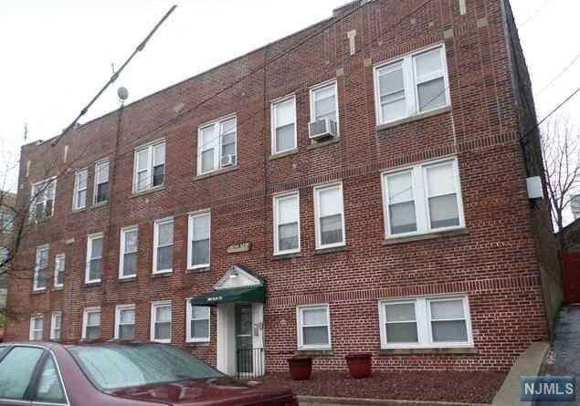 Primary Photo - 249 Elm St