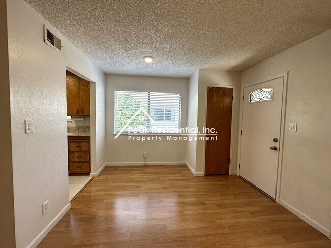 Foto del edificio - 2bd/1ba Condo with 1 Car Garage- Minutes F...