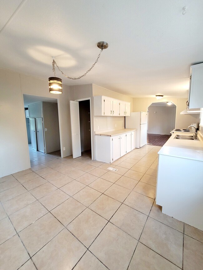 Foto del edificio - 15014 Todd Trail