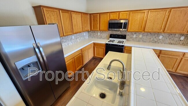 Building Photo - 540 Red Robin Dr