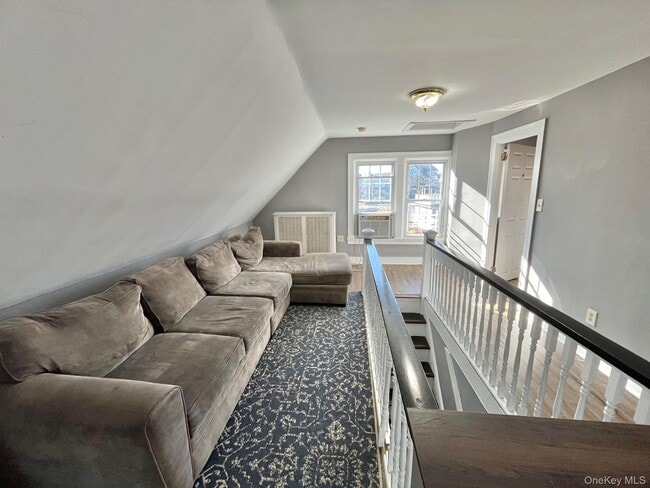 Foto del edificio - 49 Vernon Ave