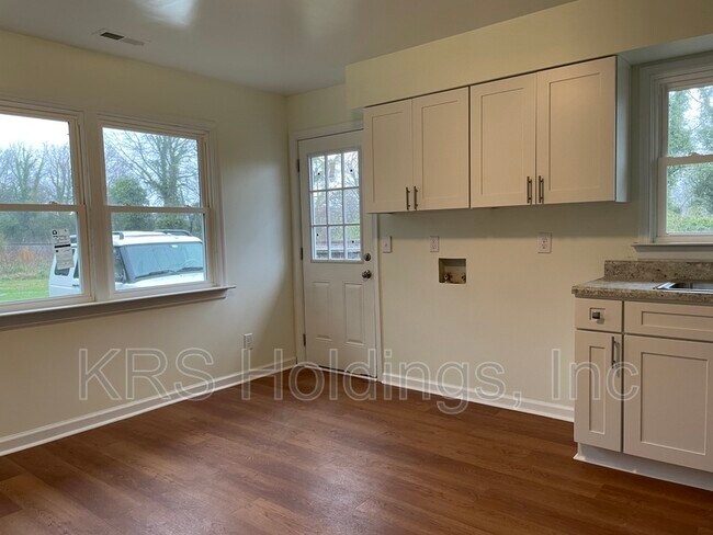 Foto del edificio - 7384 Kirby Crescent