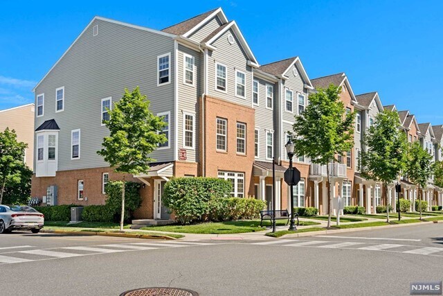 Foto del edificio - 73 Wesmont Drive