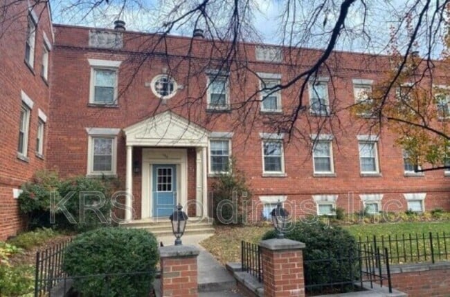 Building Photo - 1305 E Abingdon Dr