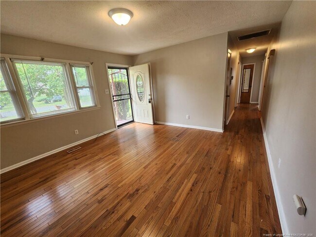 Foto del edificio - 6222 Timberland Dr