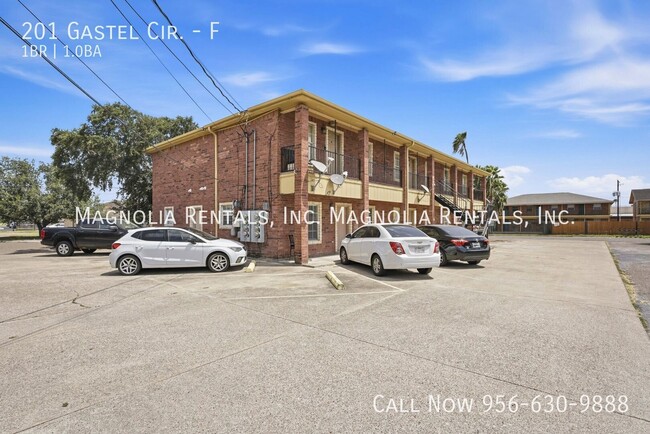 Building Photo - 201 Gastel Cir