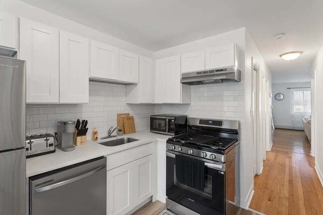Building Photo - 9606 Golf Terrace