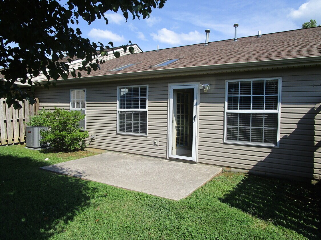 Foto del edificio - WEST KNOXVILLE WESTBROOKE CONDO OFFERS ALL ONE LEVEL LIVING