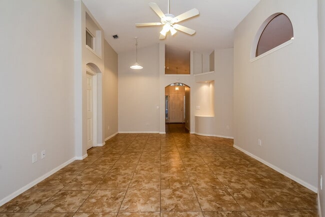 Foto del edificio - 6752 Waterton Dr