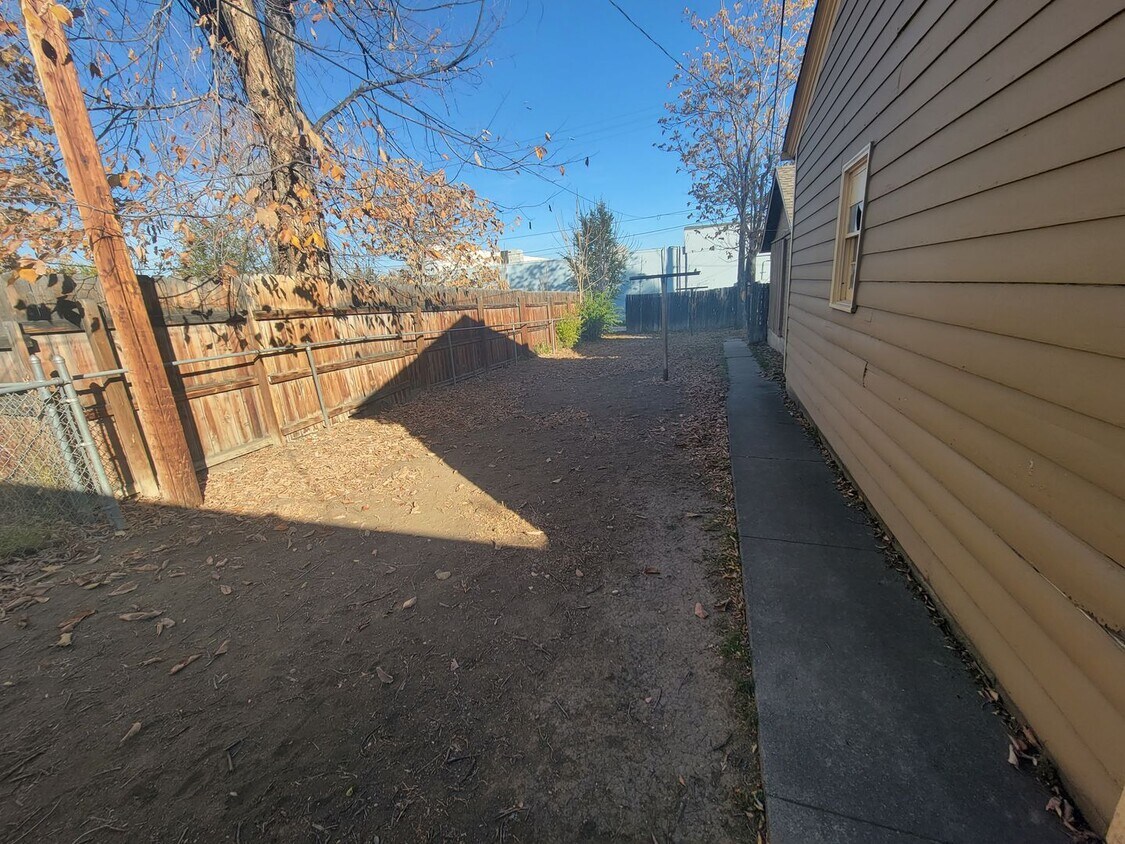 Foto del edificio - Charming 3-Bed, 2-Bath Home in Downtown Loveland!