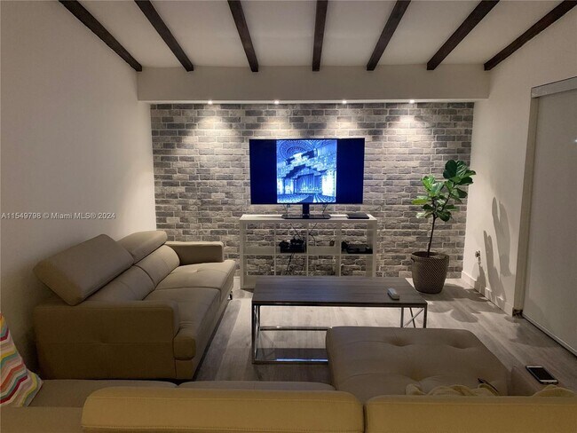 Foto del edificio - 6604 SW 114th Avenue 6604, Miami, FL 33173