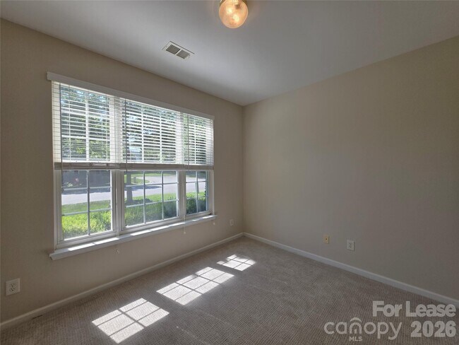 Foto del edificio - 4730 Willow Glen Rd