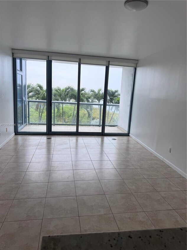 Foto del edificio - 601 NE 36th St