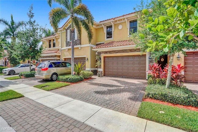 Foto del edificio - 3 br, 2.5 bath Townhome - 821 E Village Cir