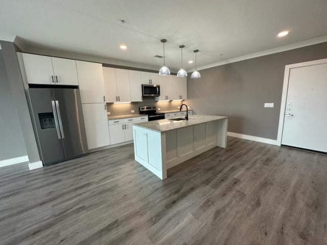 Building Photo - 3517 Windhaven Pkwy