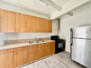 Building Photo - 525-27 S Juniper St