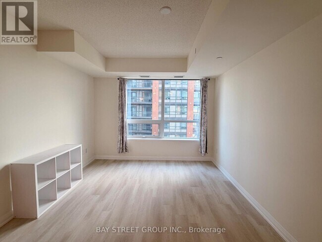 Building Photo - 3270 Sheppard Ave E