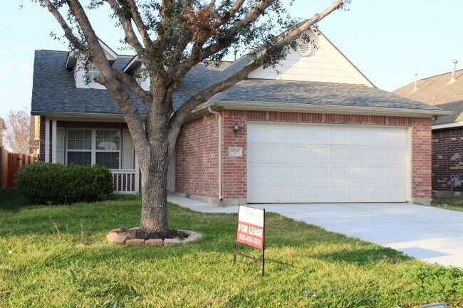 Foto del edificio - 18114 Surrey Lake Ln