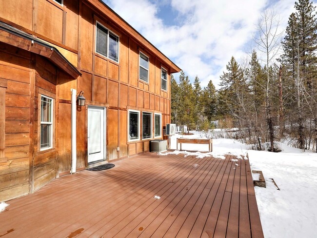 Building Photo - 235 Moonridge Dr