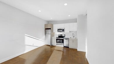 Building Photo - 16-40 Queensberry Street