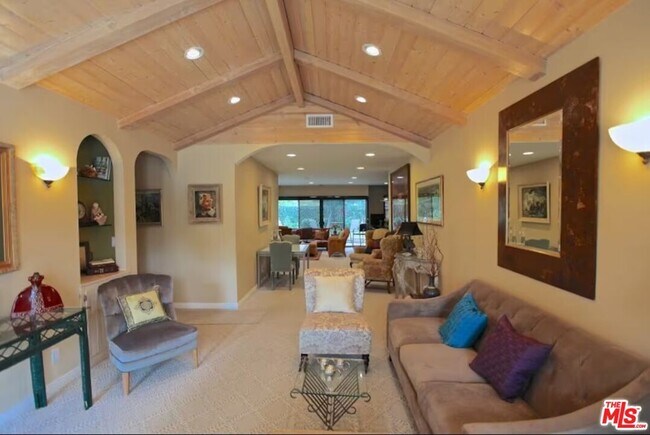 Foto del edificio - 4930 Garden Grove Ave