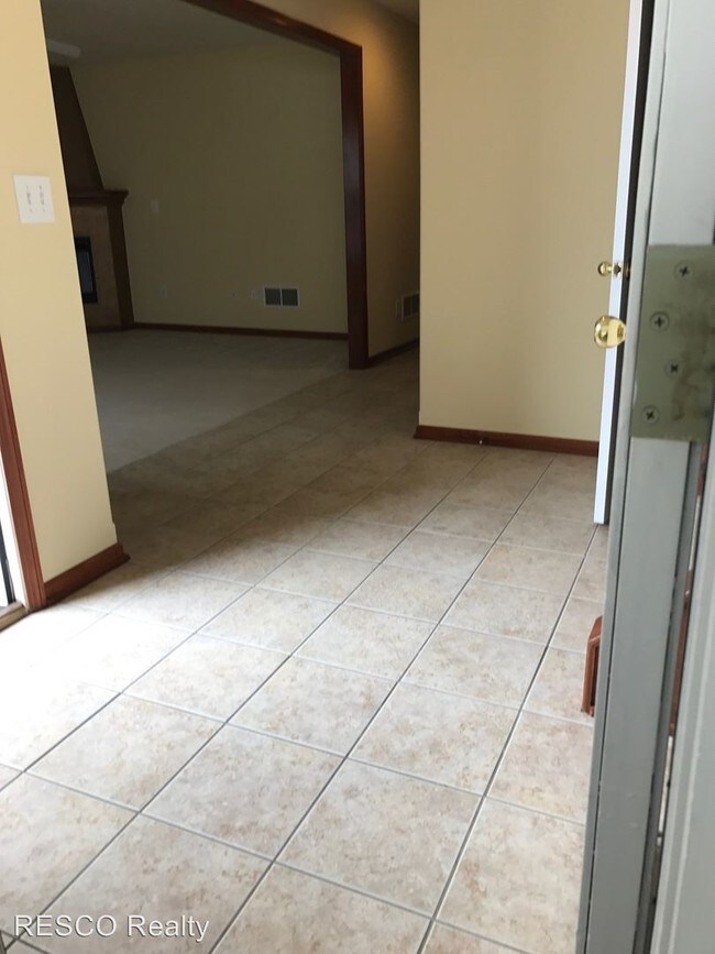 Foto del edificio - 499 Radcliff Dr