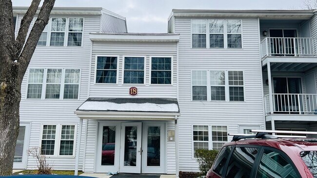 Foto del edificio - 18 Walden Dr
