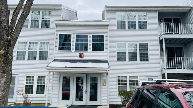 Building Photo - 18 Walden Dr