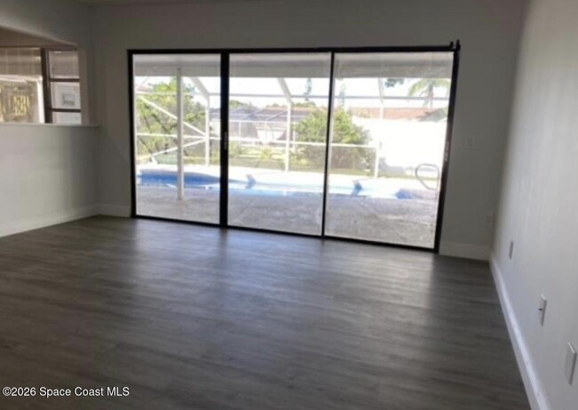 Foto del edificio - 451 Port Malabar Blvd NE