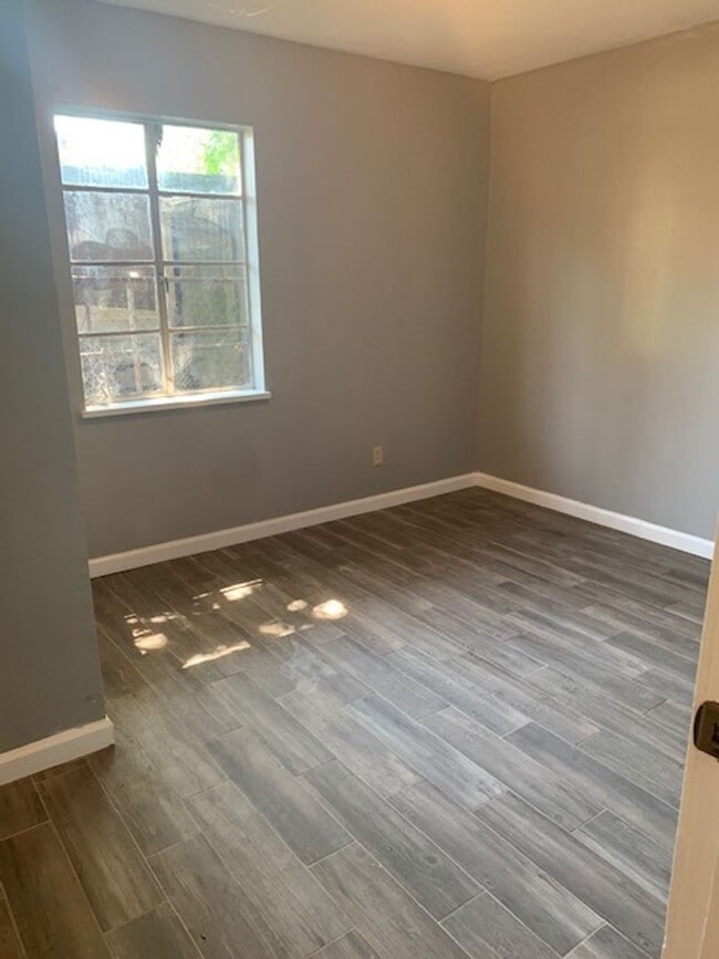 Foto del edificio - 2931 Grassmere St