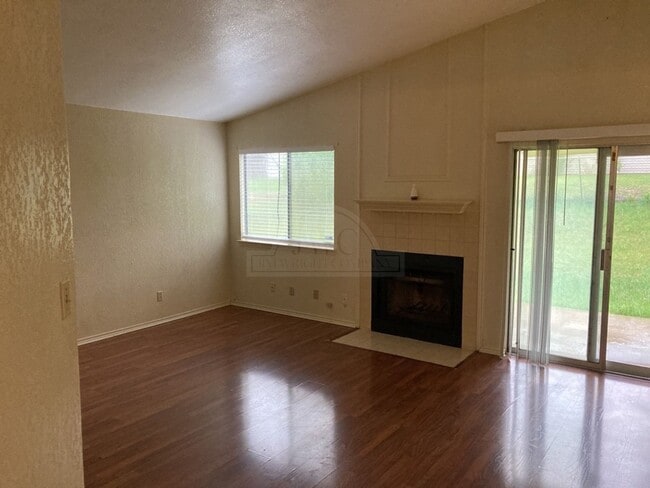 Building Photo - 2006 Dickens Dr