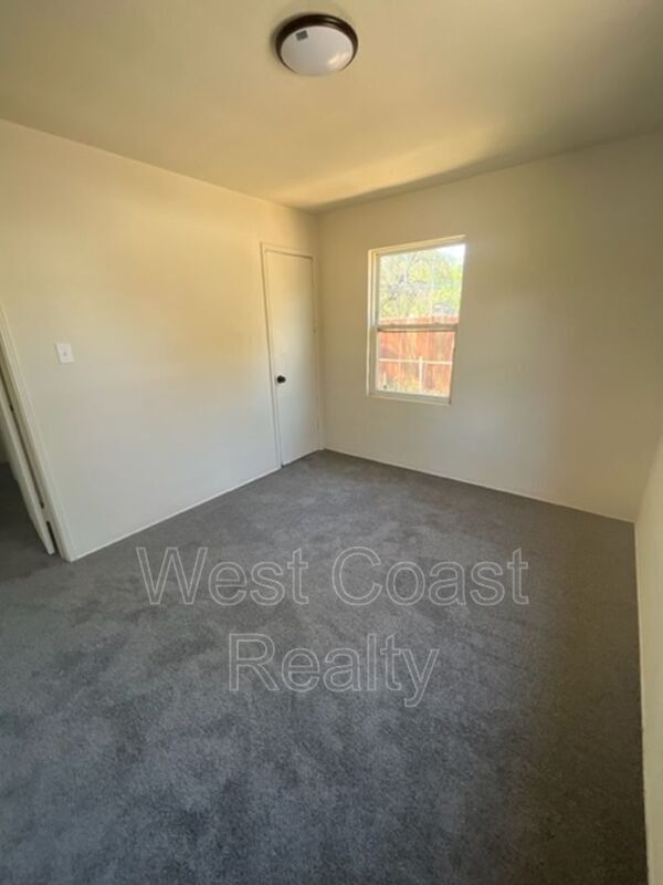 Building Photo - 1210 N Massachusetts Ave