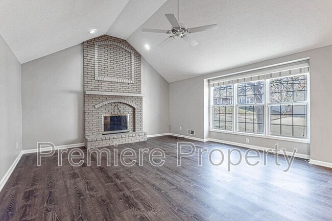 Foto del edificio - 1011 SW Lorman Dr