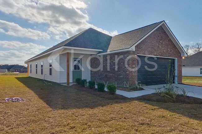 Building Photo - 1534 Cannes Ave