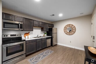 Rocky Top 2BR, 2BA - 909SF - Kitchen - Kodak Crossing