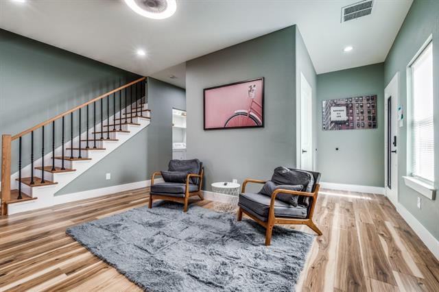 Foto del edificio - 4707 Barry Ave