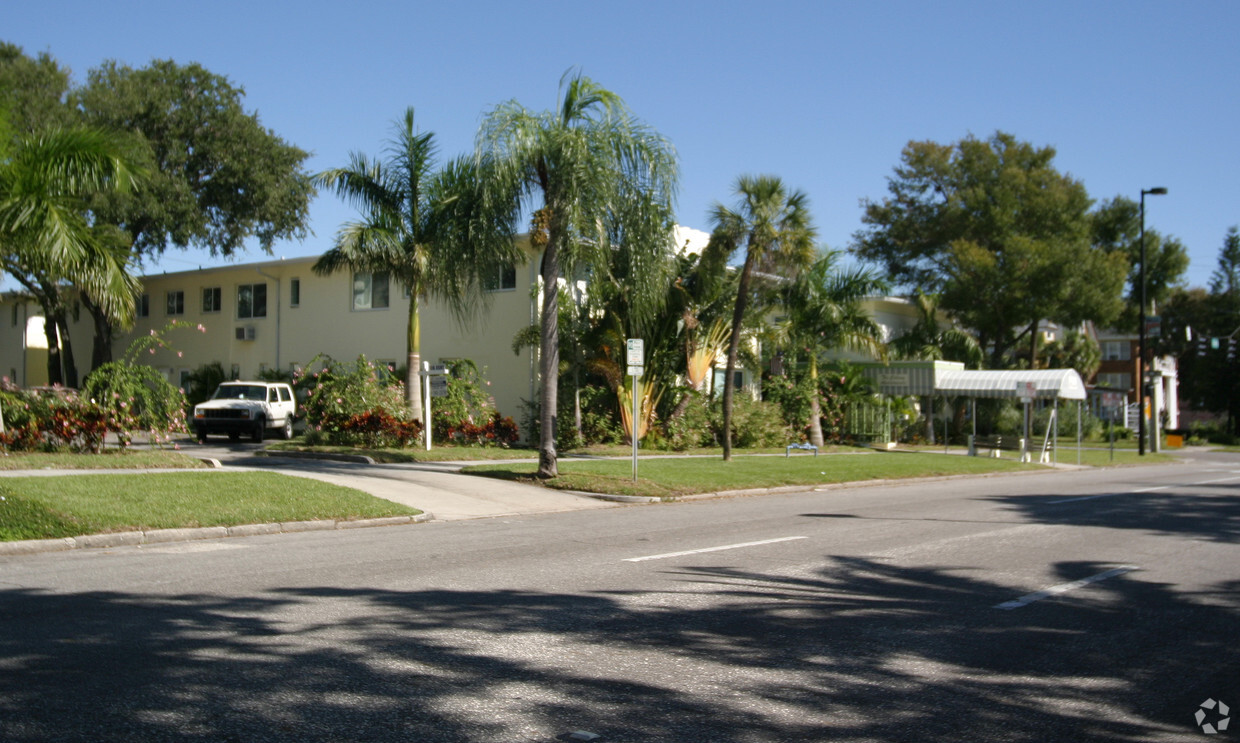 Building Photo - Colony Apartments