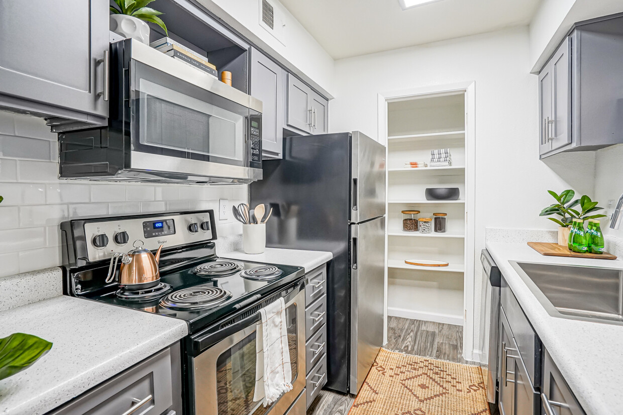 Full Stainless Steel Appliance Package - Kitchen - Platinum Interior - Treehouse Apartments