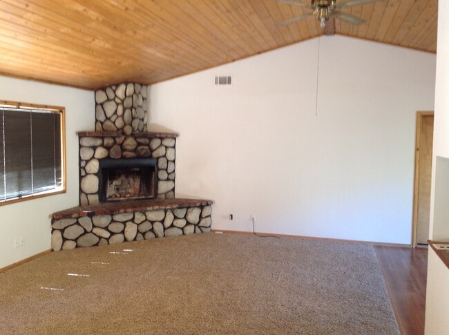 Building Photo - 15709 Plum Way