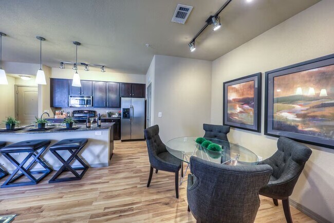 Foto del edificio - 1 Month FREE + Waived Fees + $200 Gift Card!