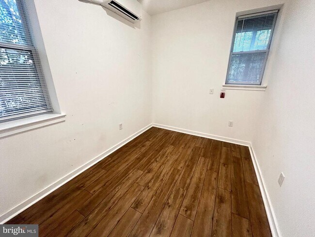 Foto del edificio - 405 S 42nd St