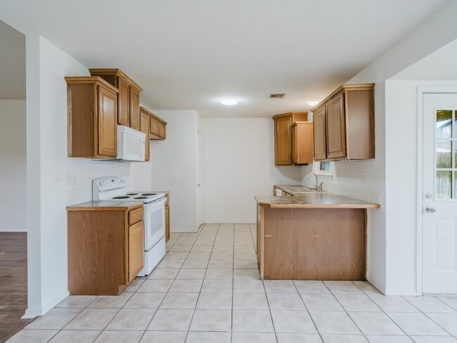 Building Photo - 2110 SE Atherton Cir