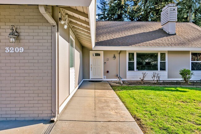 Foto del edificio - Beautiful 4 Bedroom Twin Lakes Home