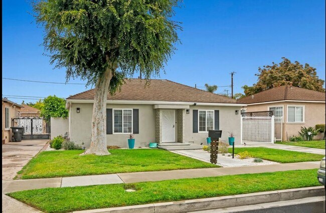 Building Photo - 923 W Orange Grove Ave