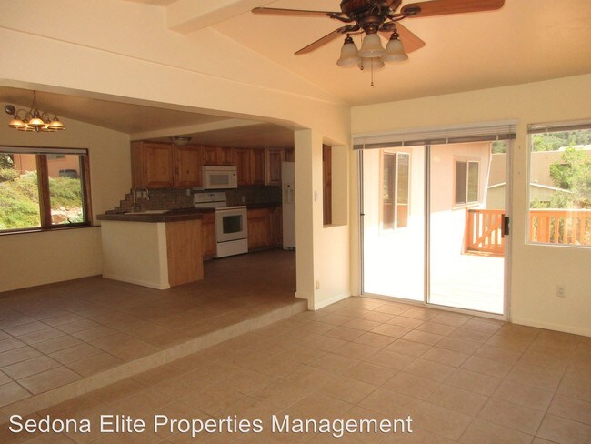 Building Photo - 2 br, 1 bath House - 975 JULIE LANE