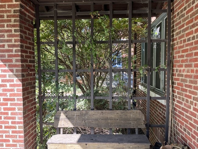 Building Photo - 1509 Gallatin St NW