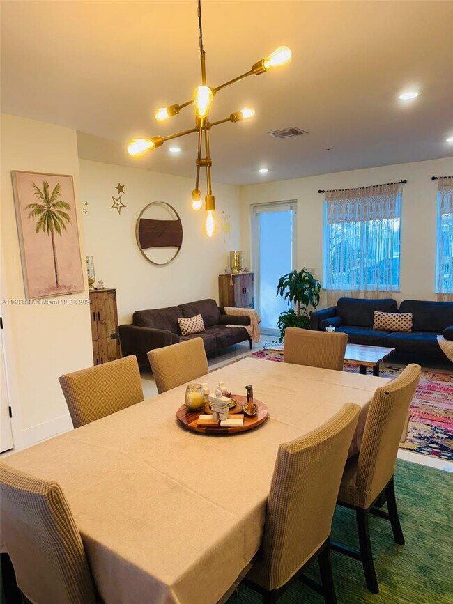 Foto del edificio - 6453 NW 102nd Path